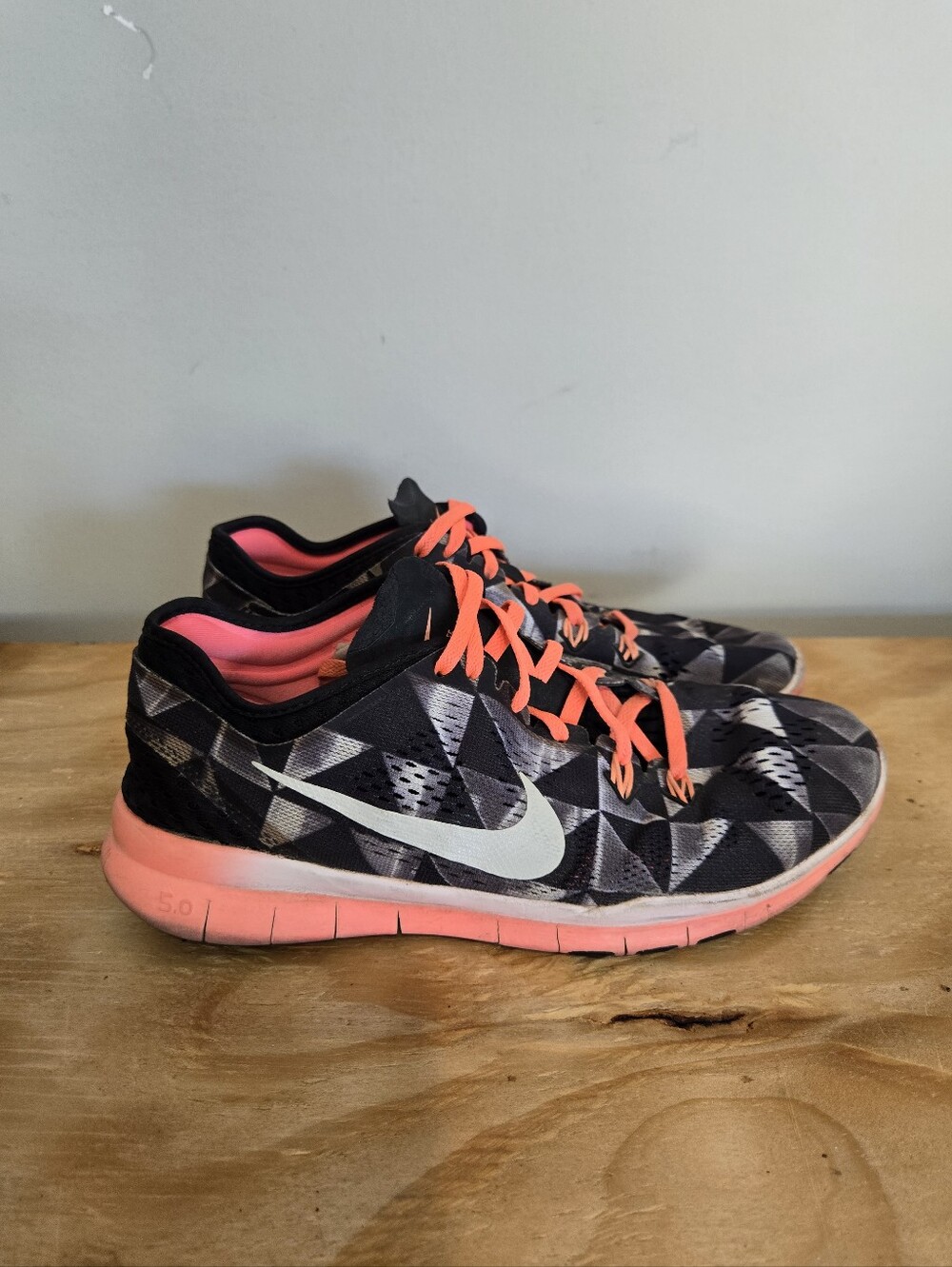 Nike TR Fit 5 Black/Pink - 704695-006 - Womens Size 8